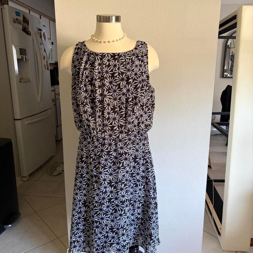 Olivia Matthews women’s navy floral dress Size 12 - Picture 6 of 8